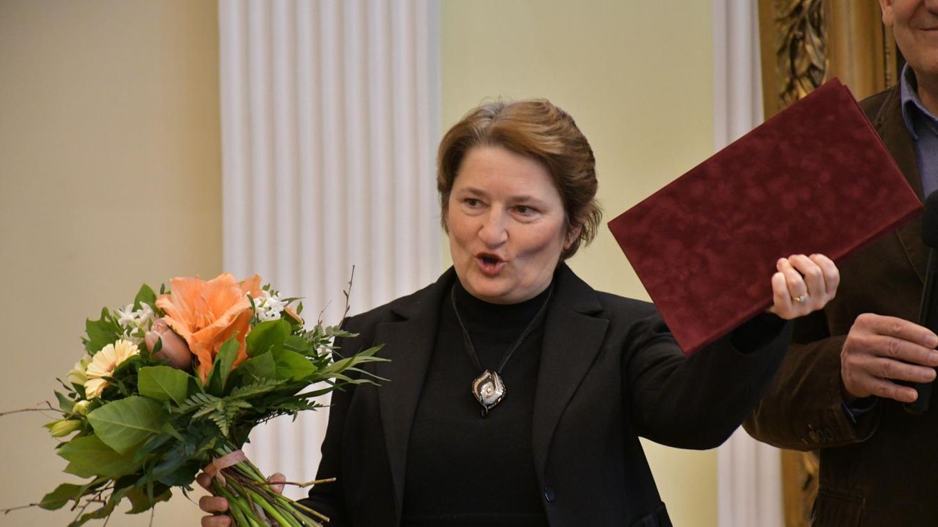Rangos elismerést kapott Molnár Éva karnagy