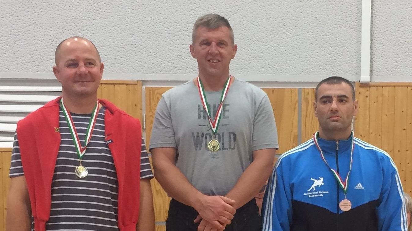 Rengeteg érmet szereztek birkózóink a veterán országos bajnokságon