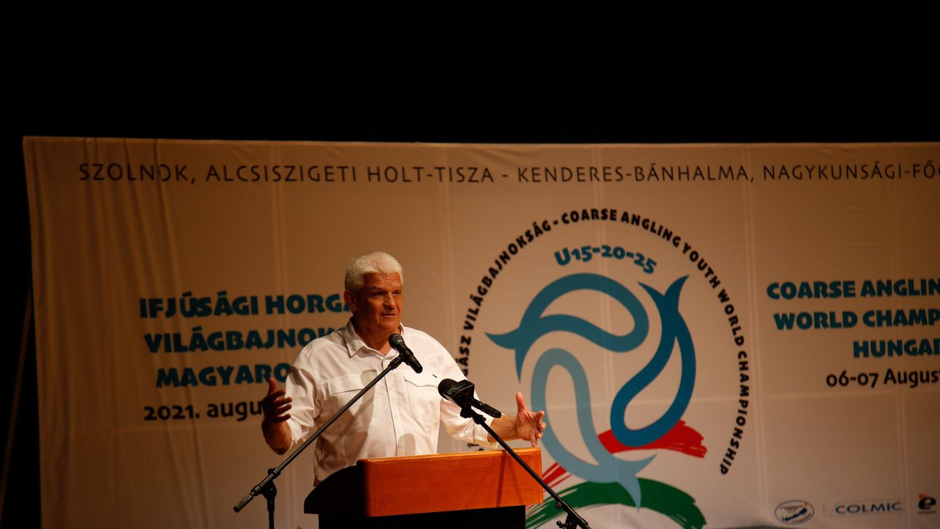 A világ legjobbjai ragadnak botot Szolnokon