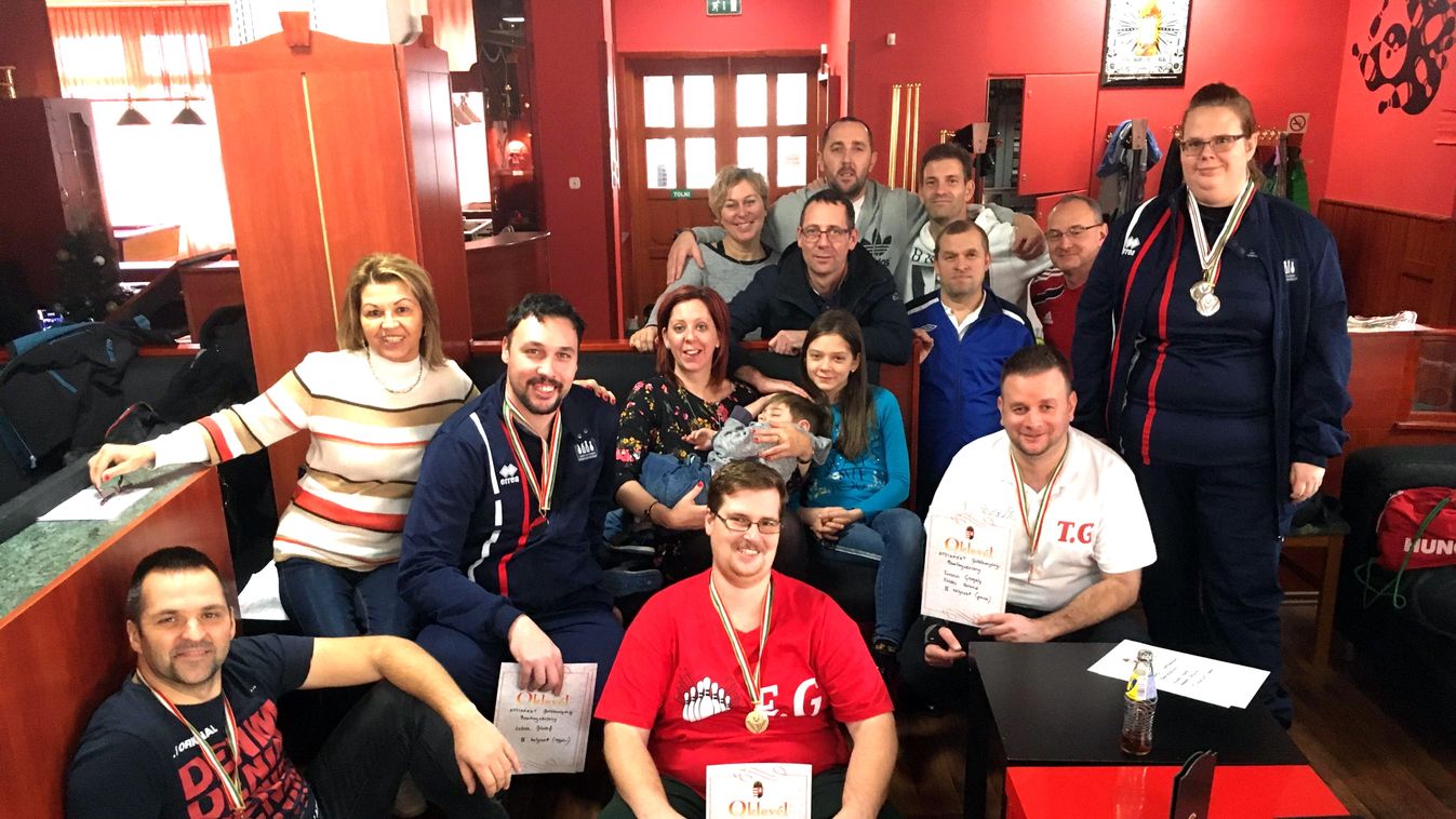 Ádám Ati megsegítésére bowlingoztak