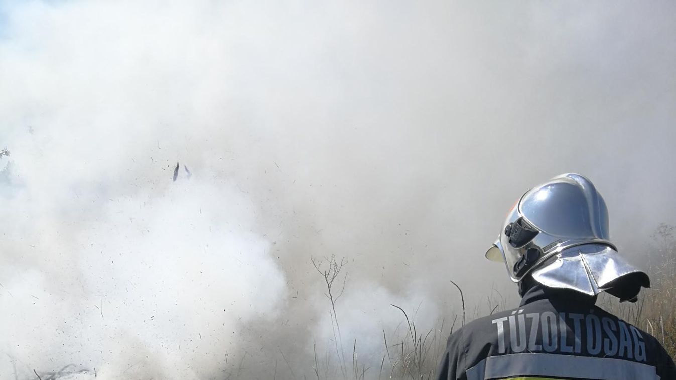Tilos, mégis szemetet és vegyszert égetnek a lakók Cibakházán