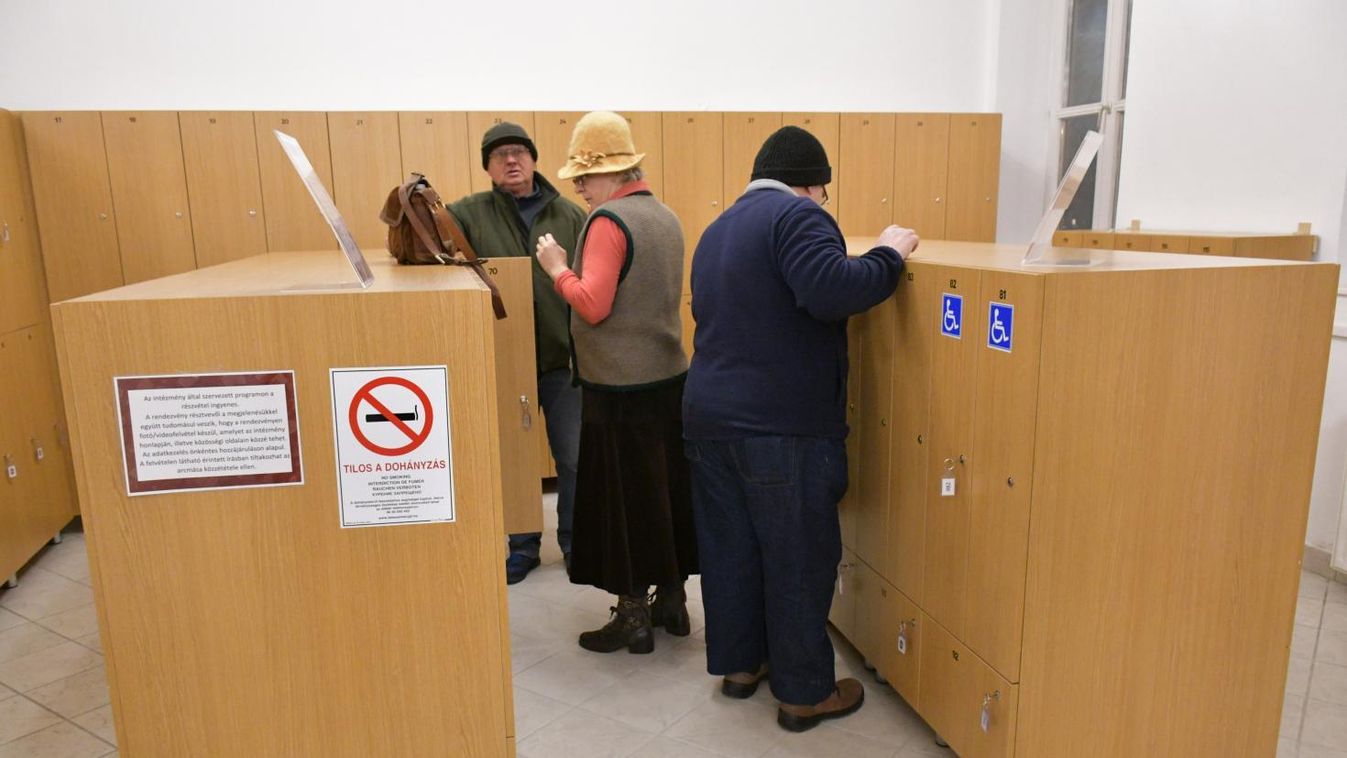 Zárható szekrények várják a Verseghy könyvtár látogatóit
