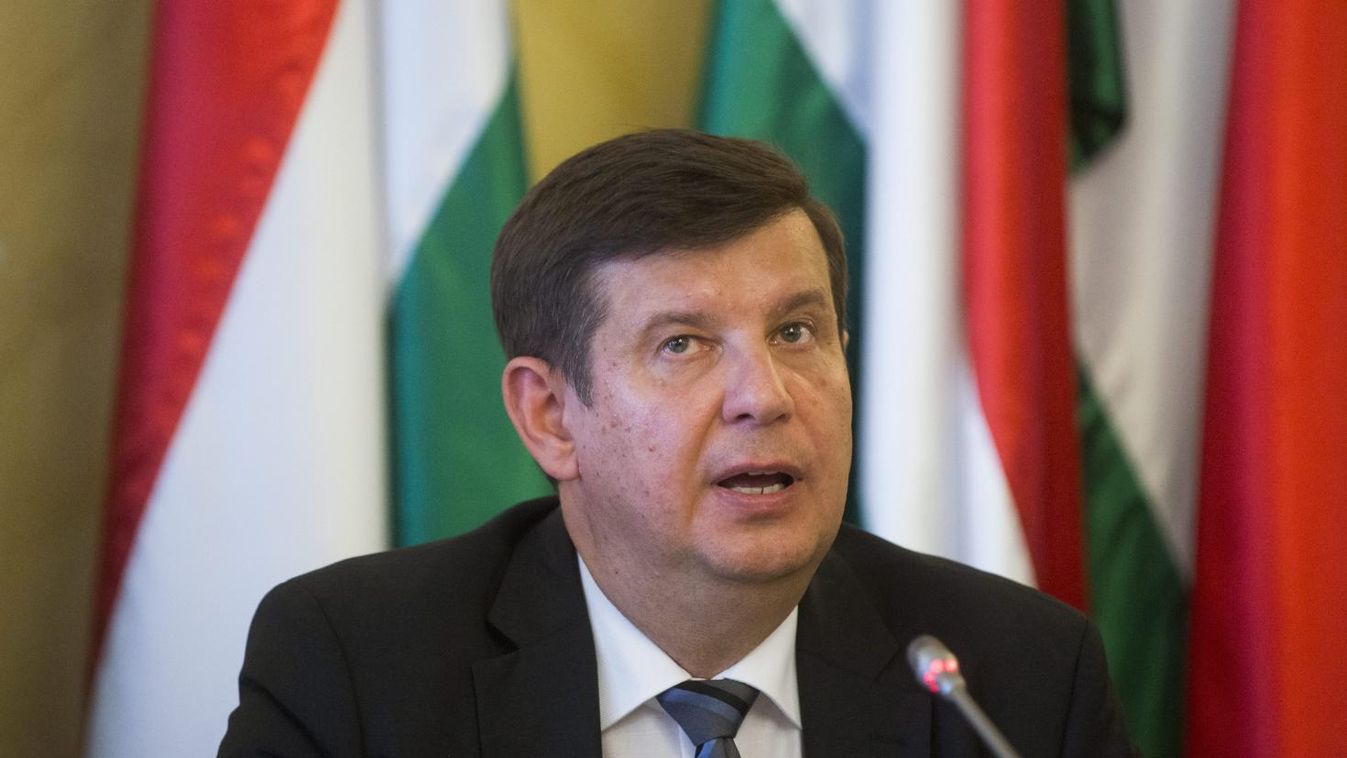 A hazafias nevelés az új alaptantervben is hangsúlyos lesz