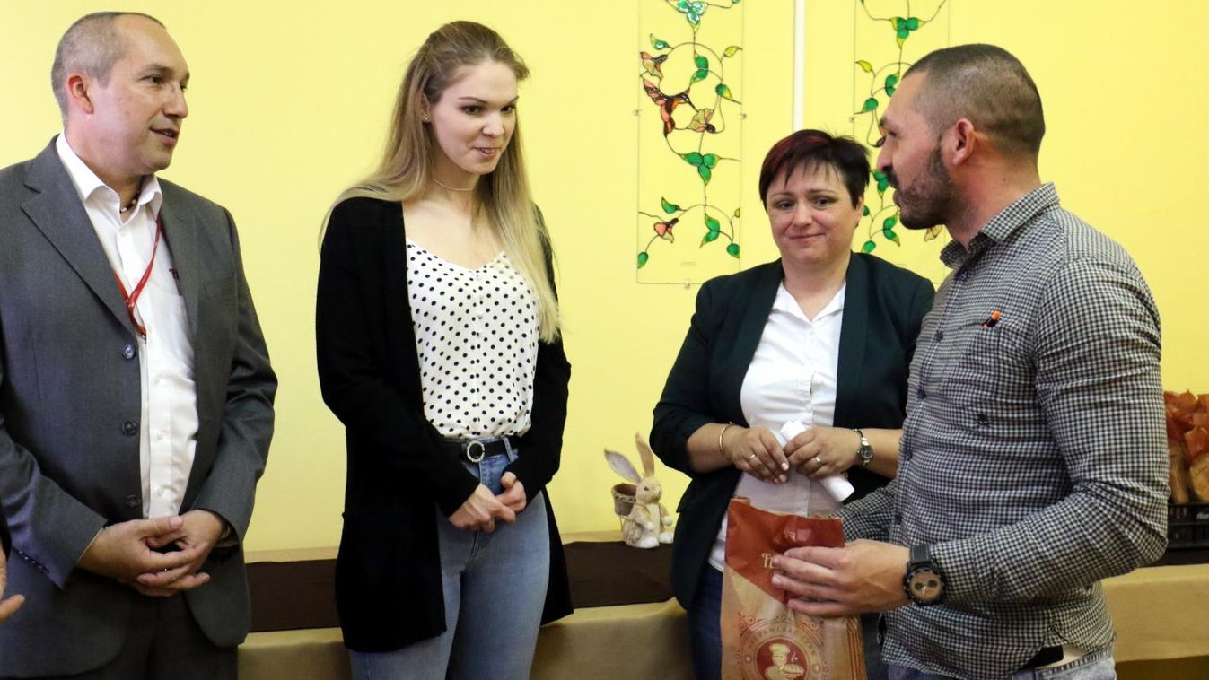 Szebbé tették ötven család ünnepét