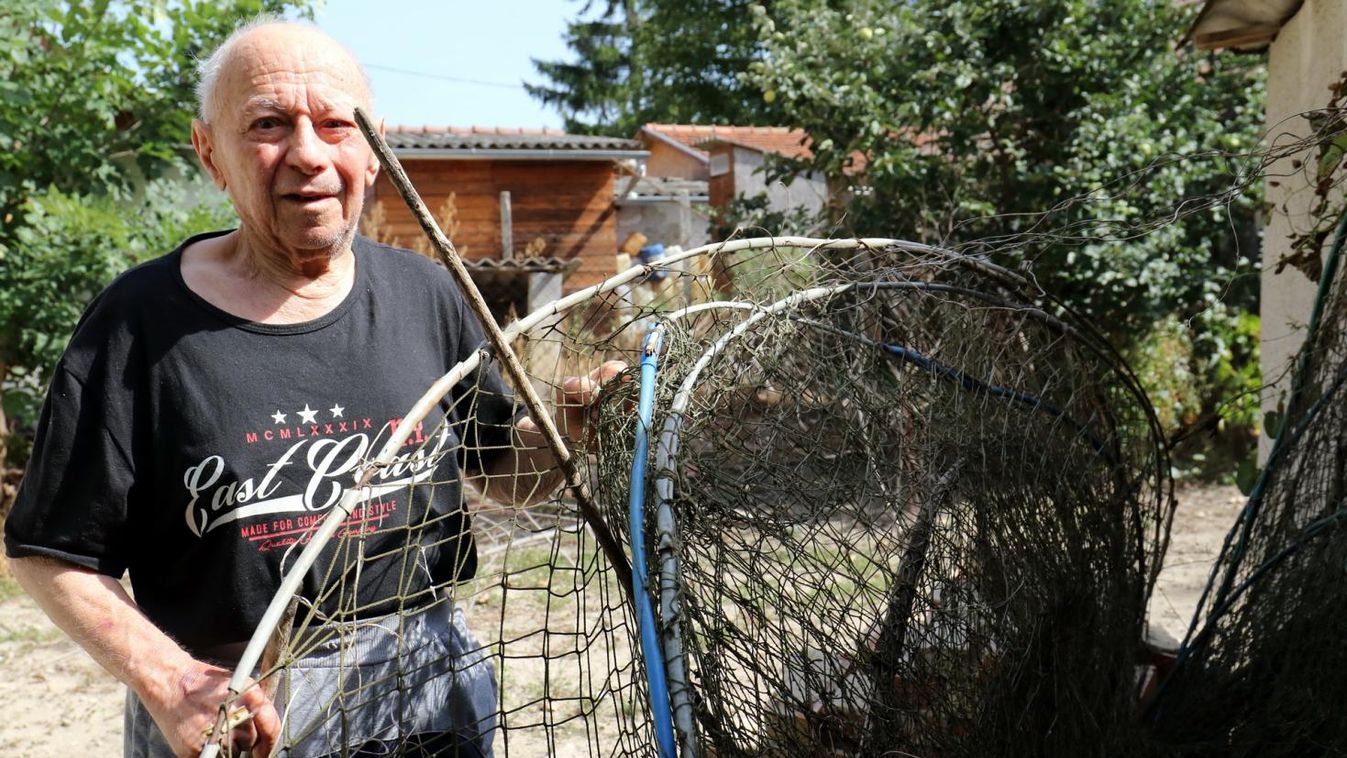 Árpád-kori kardot és mamutagyarat is fogott már a 88 éves vezsenyi halász