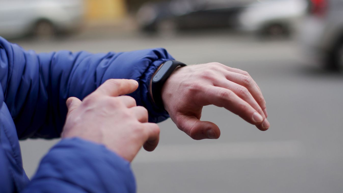 Már a mentális állapotunkat is figyelnék az okosórák