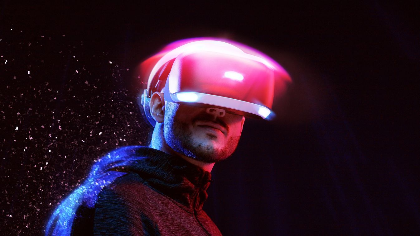 Nem sci-fi: okos sisakokkal figyelik az utazókat (videó)