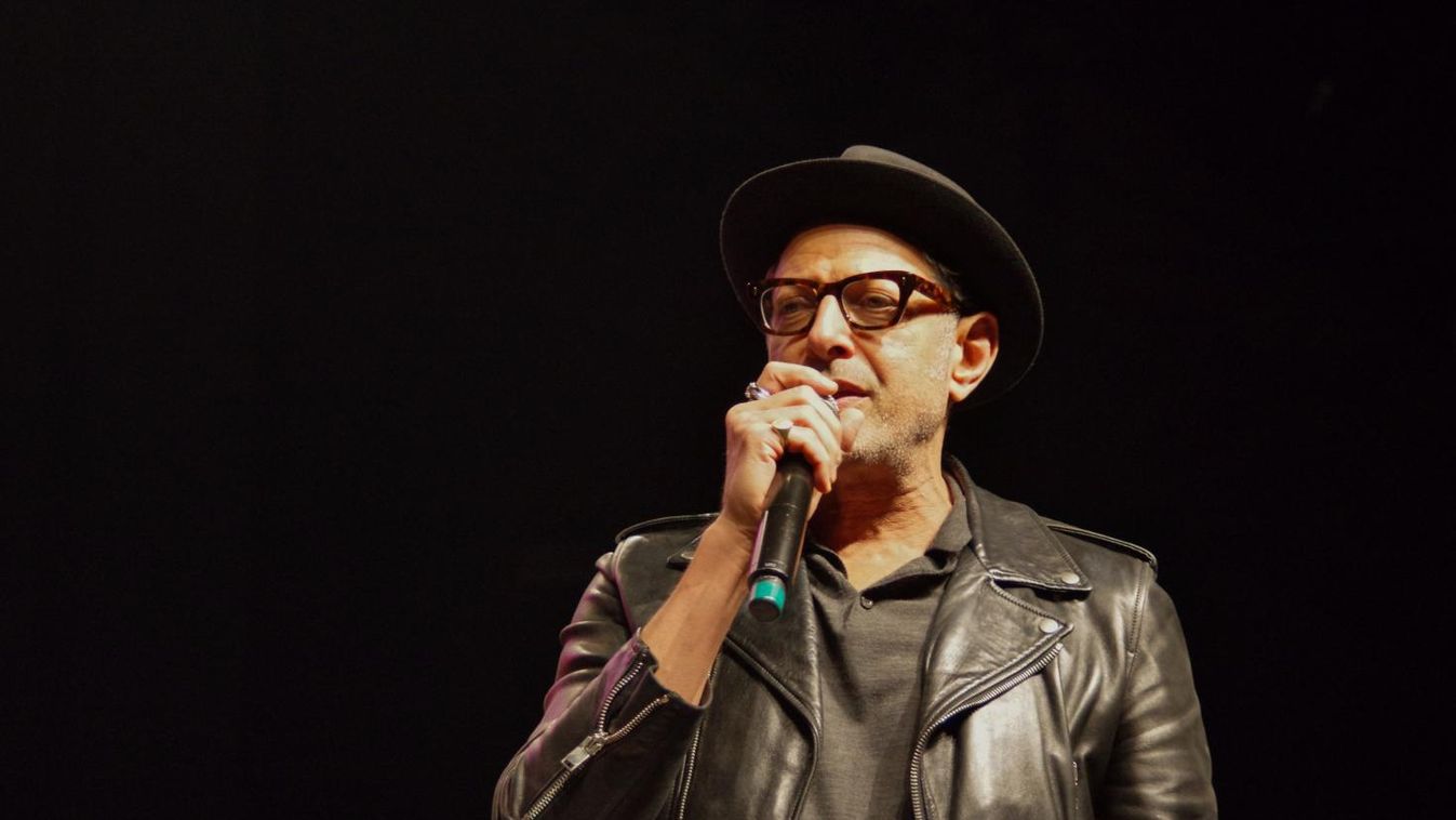 Jazzalbummal rukkol elő a Jurassic Park legmenőbb sztárja