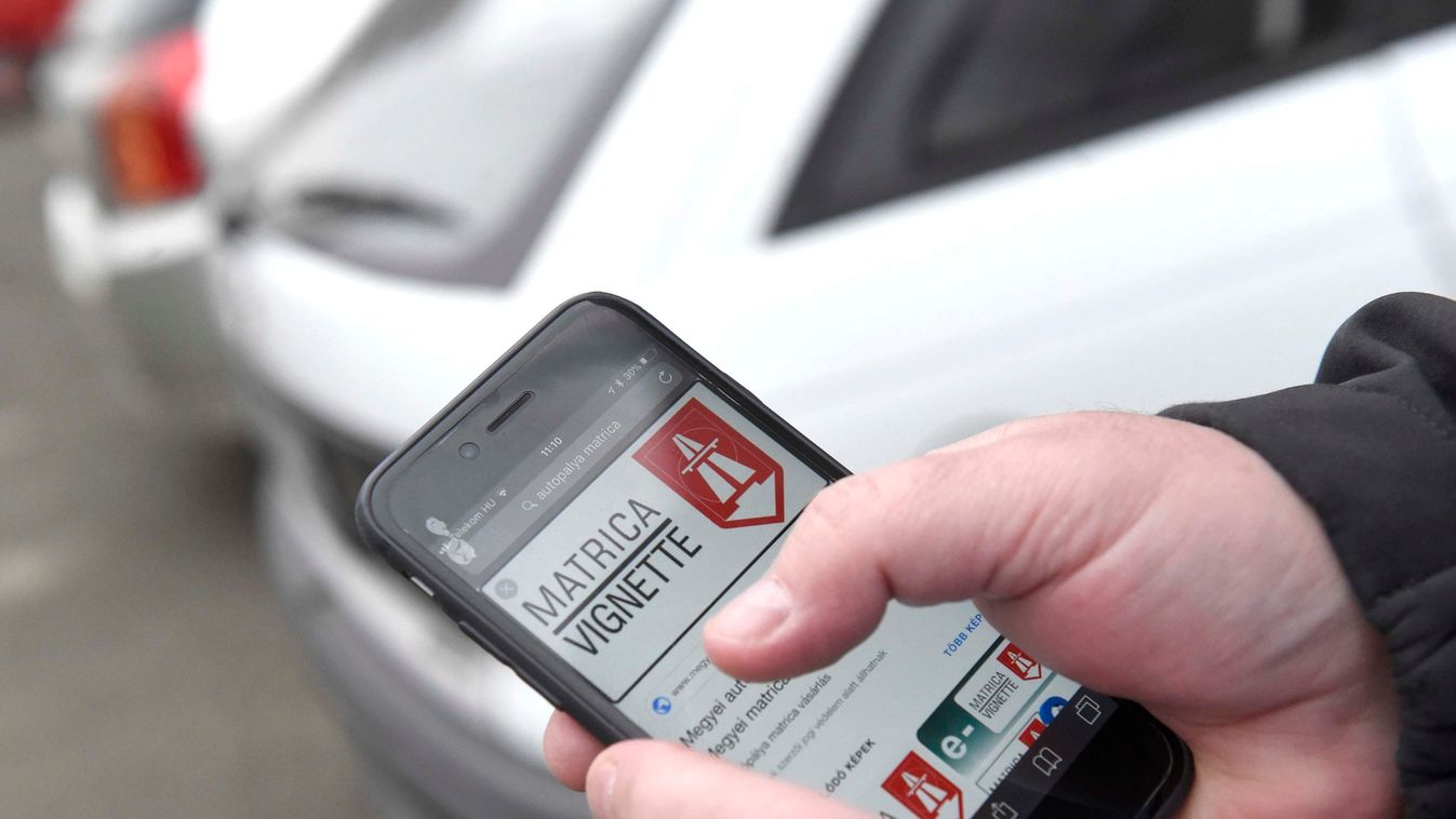 Mobil irodában is lehet autópálya-matricát vásárolni januárban