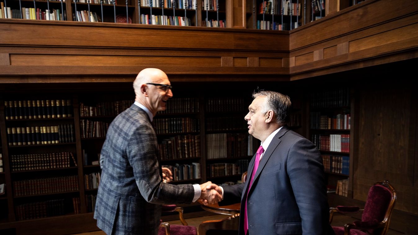 Orbán Viktor: a Telekom továbbra is stratégiai partner