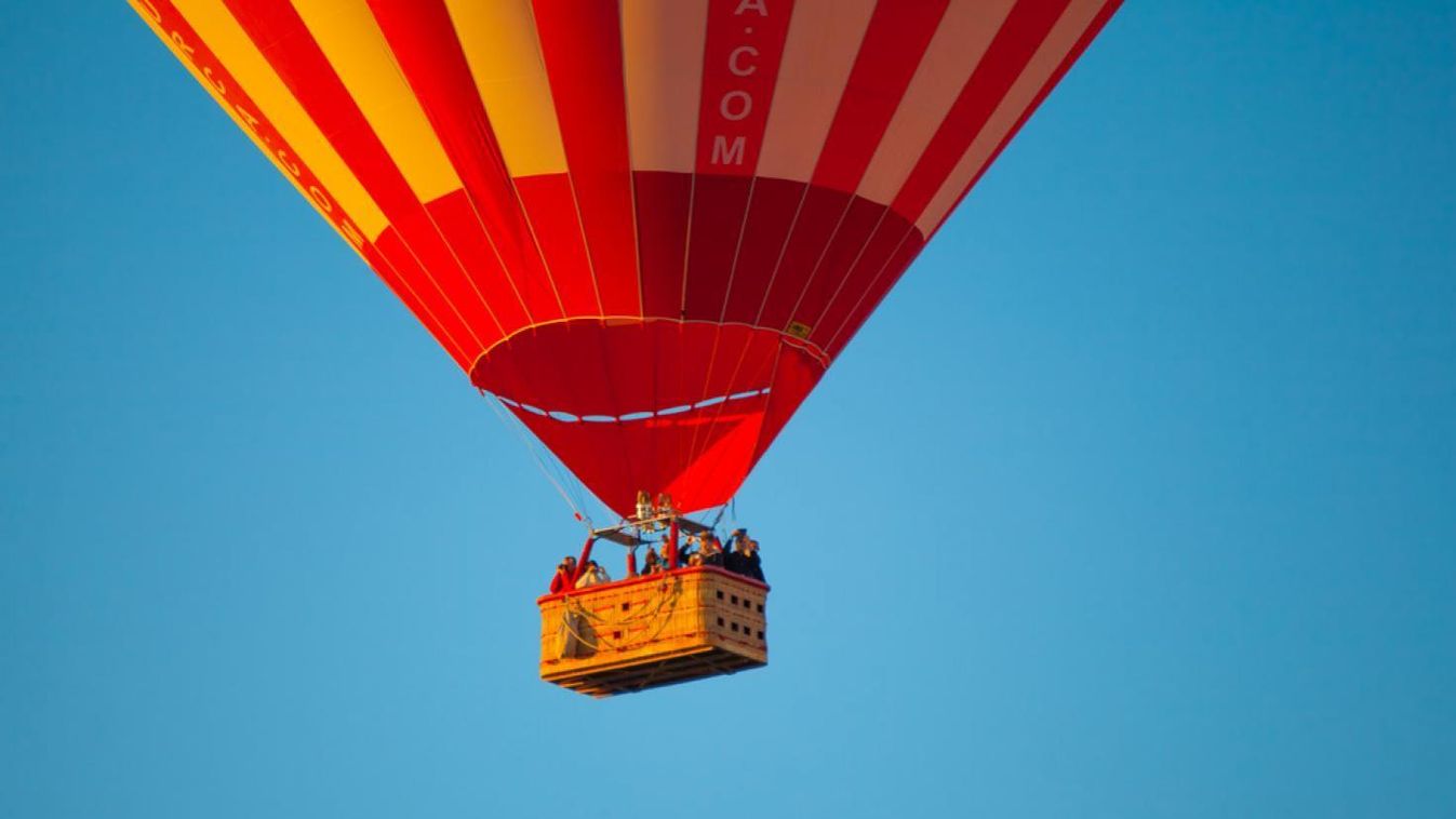 Földnek csapódott egy hőlégballon Németországban