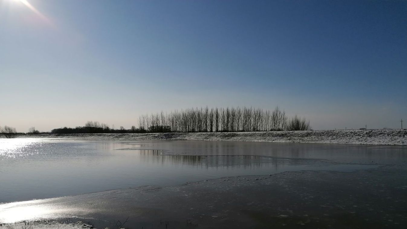 Árvízvédelmi készültséget rendeltek el a Tisza-tónál