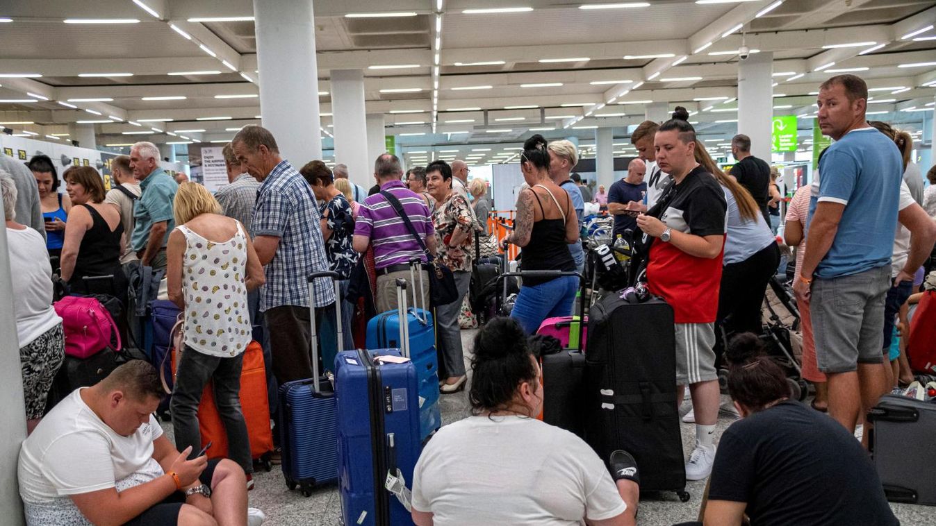 Ezernél több járat kell a brit utasok hazaszállításához