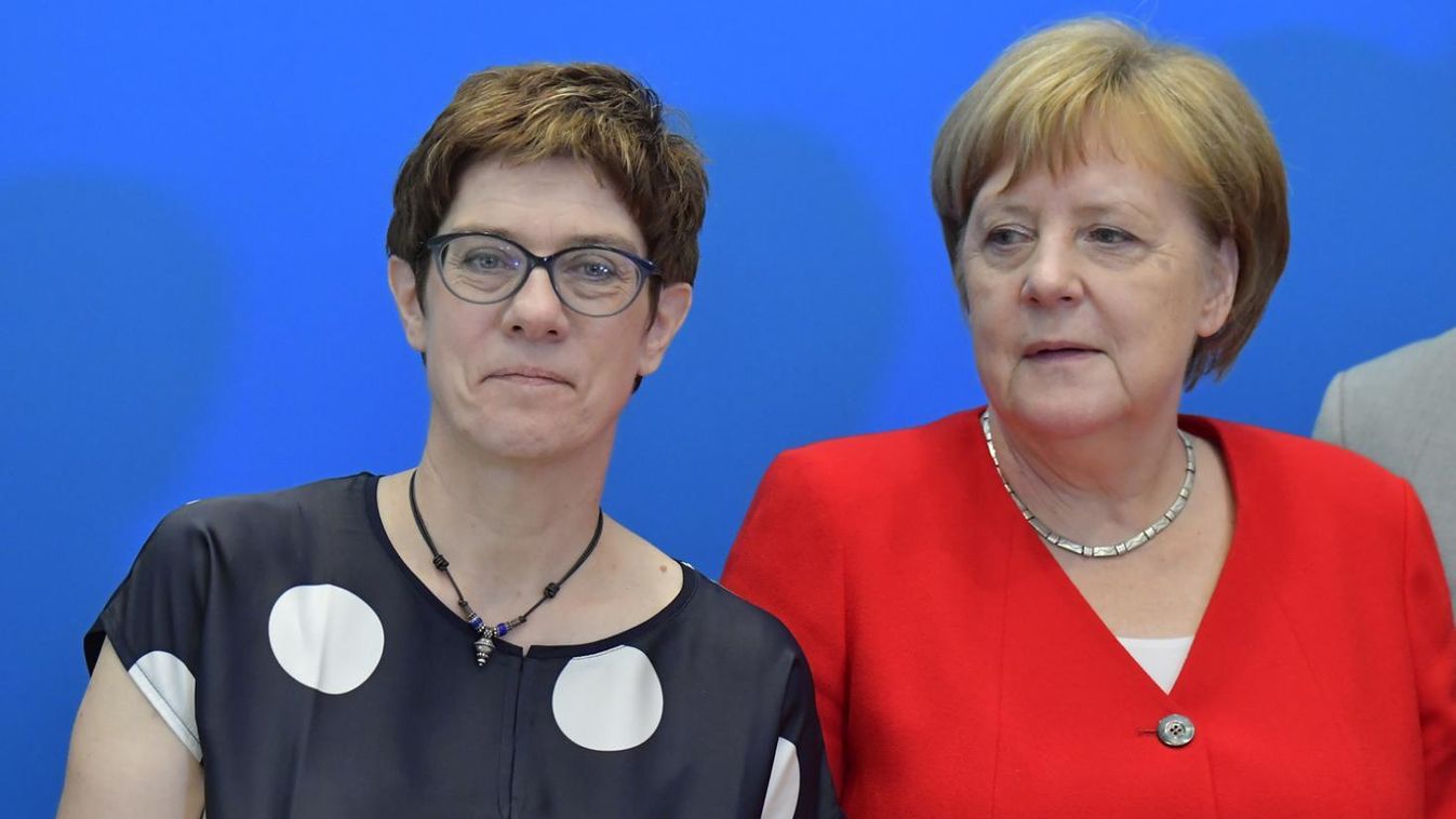 Annegret Kramp-Karrenbauer lesz az új német védelmi miniszter
