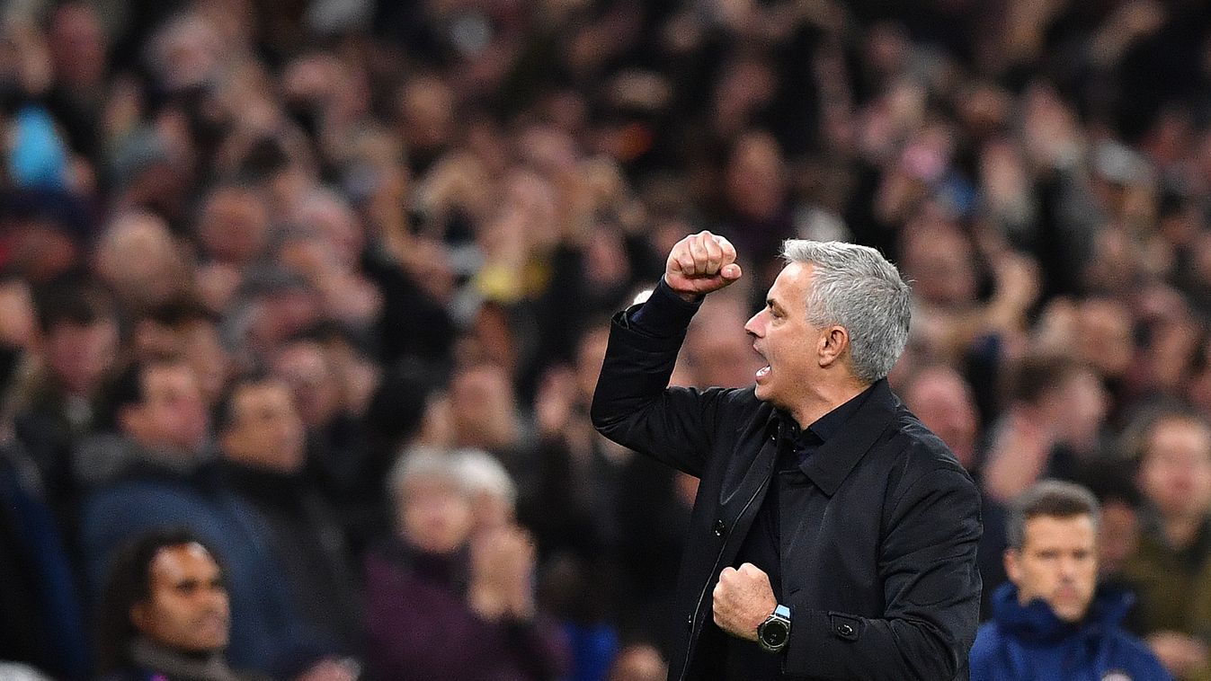 A labdaszedő örömet szerzett Mourinhónak, Mourinho a labdaszedőnek (videó)
