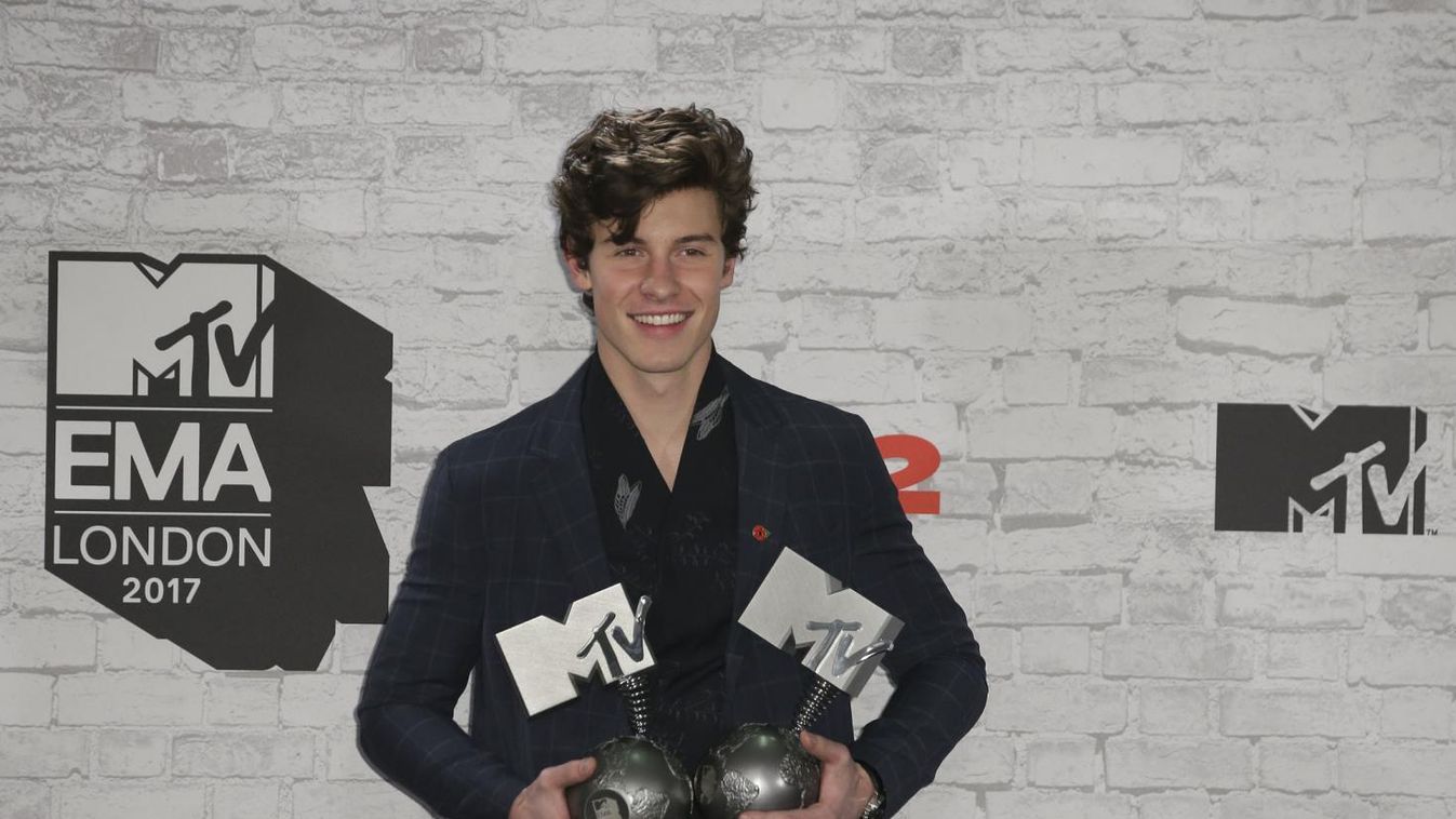 Shawn Mendes tarolt a díjátadón