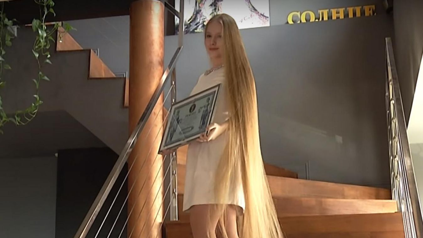 Csodájára járnak a 15 éves lány hajkoronájának