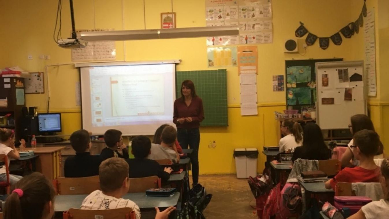 A biztonságos közlekedésről beszélt az iskolarendőr a Kassaiban
