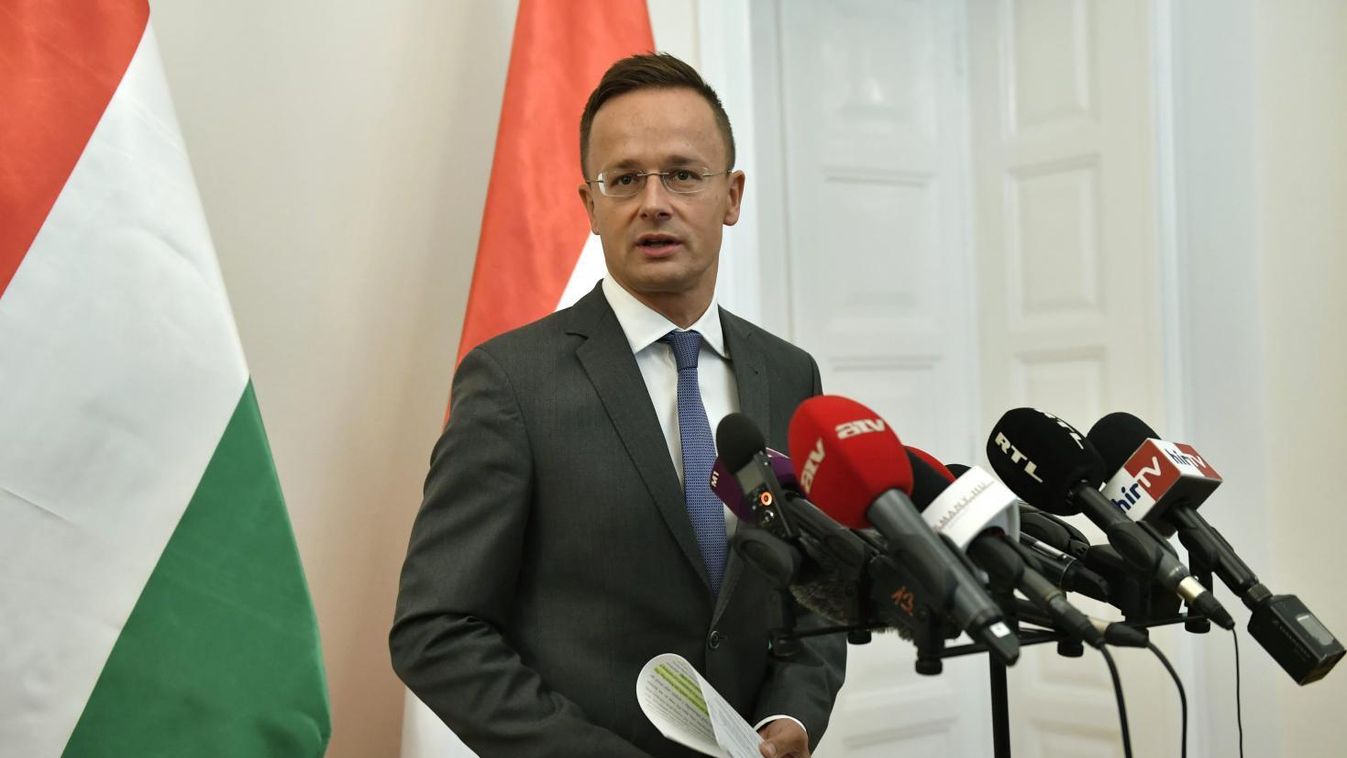 Szijjártó: egy vonatjegy nem írhat felül egy európai jogszabályt