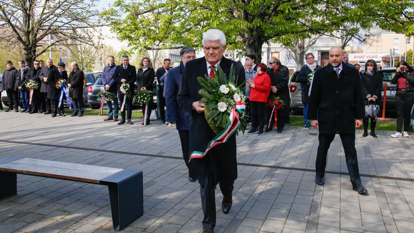 SZOLJON – A holokauszt áldozatairól emlékeztek meg Szolnokon
