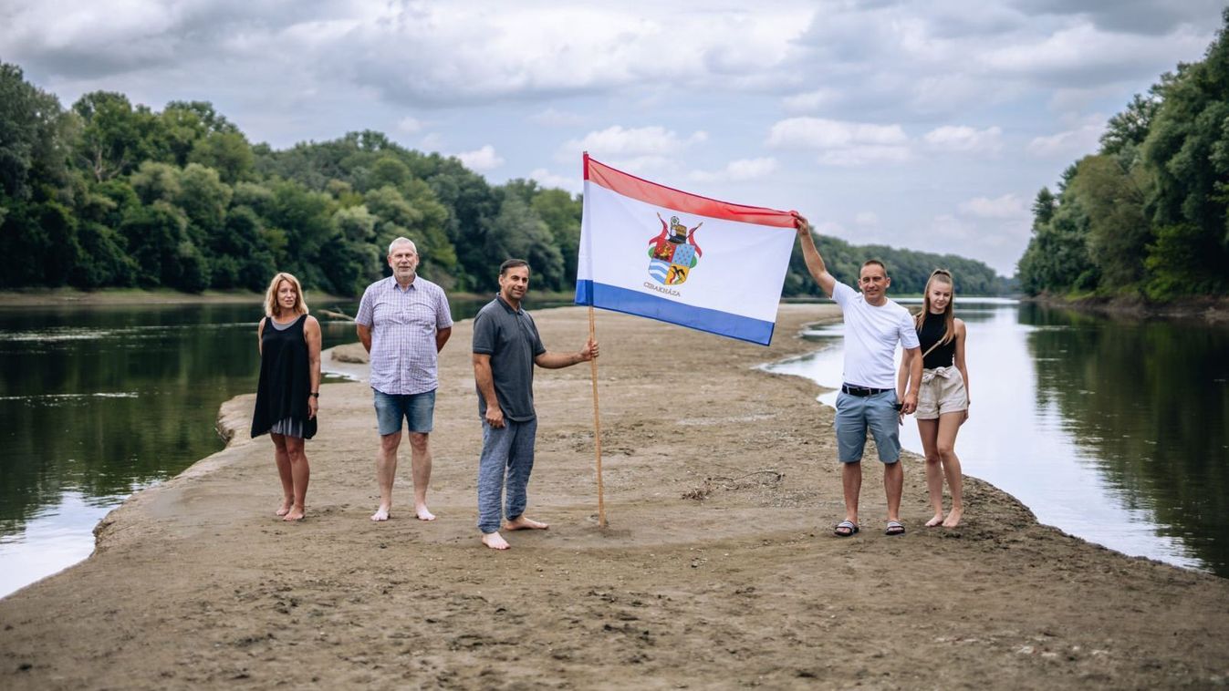 Közel nyolcezer négyzetméteres sziget bukkant elő a semmiből Cibakházán