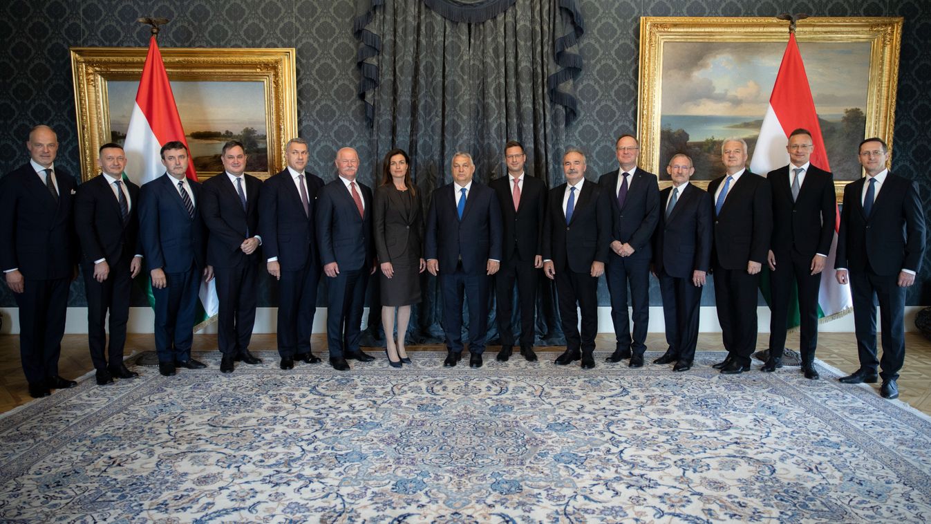 Az Orbán-kormány áll a legstabilabban