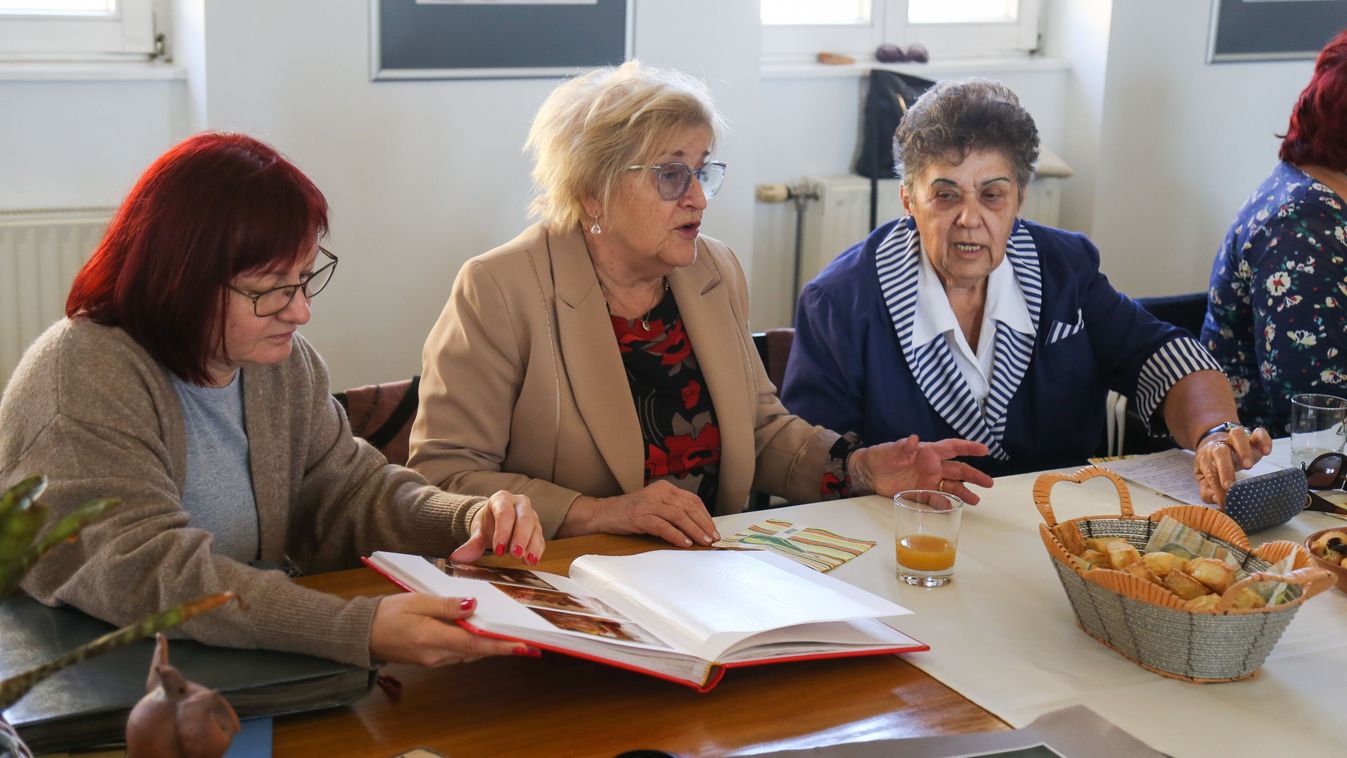 A régmúlt történéseit idézték fel az egykori könyvtárosok Szolnokon