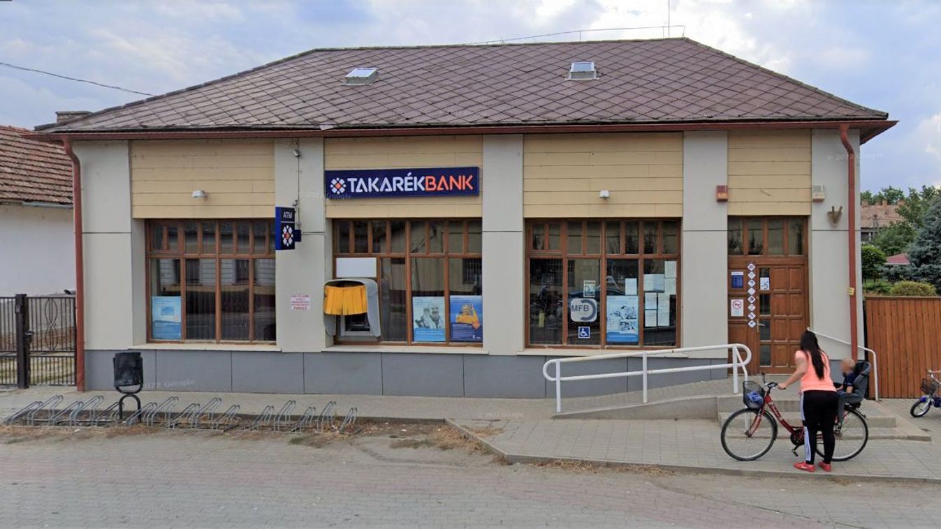 A modernizációval indokolja a fegyverneki fiókbezárást a Bankholding
