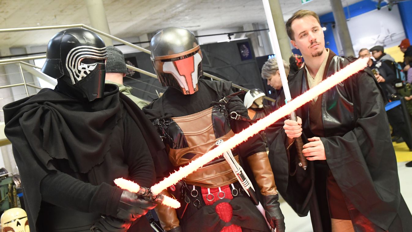 Rohamosztagosok foglalták el a szolnoki RepTárat, Star Wars-napra várták a rajongókat
