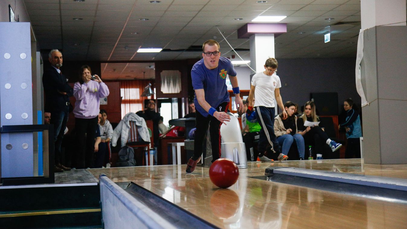 Bowling emlékversenyt rendeztek Szolnokon