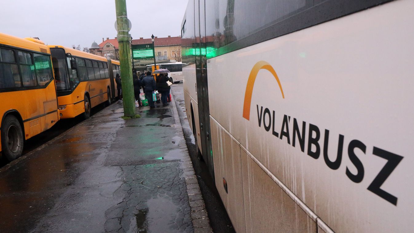 Hétfőtől vízhálózati munkák zajlanak a szolnoki Eötvös téri körforgalomnál, a buszokat is elterelik