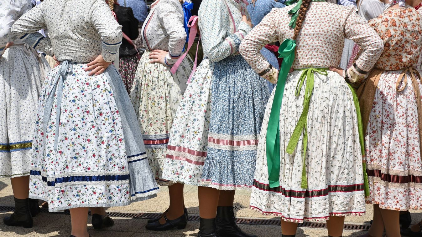 A népművészet világába kalauzolják a látogatókat Szolnokon