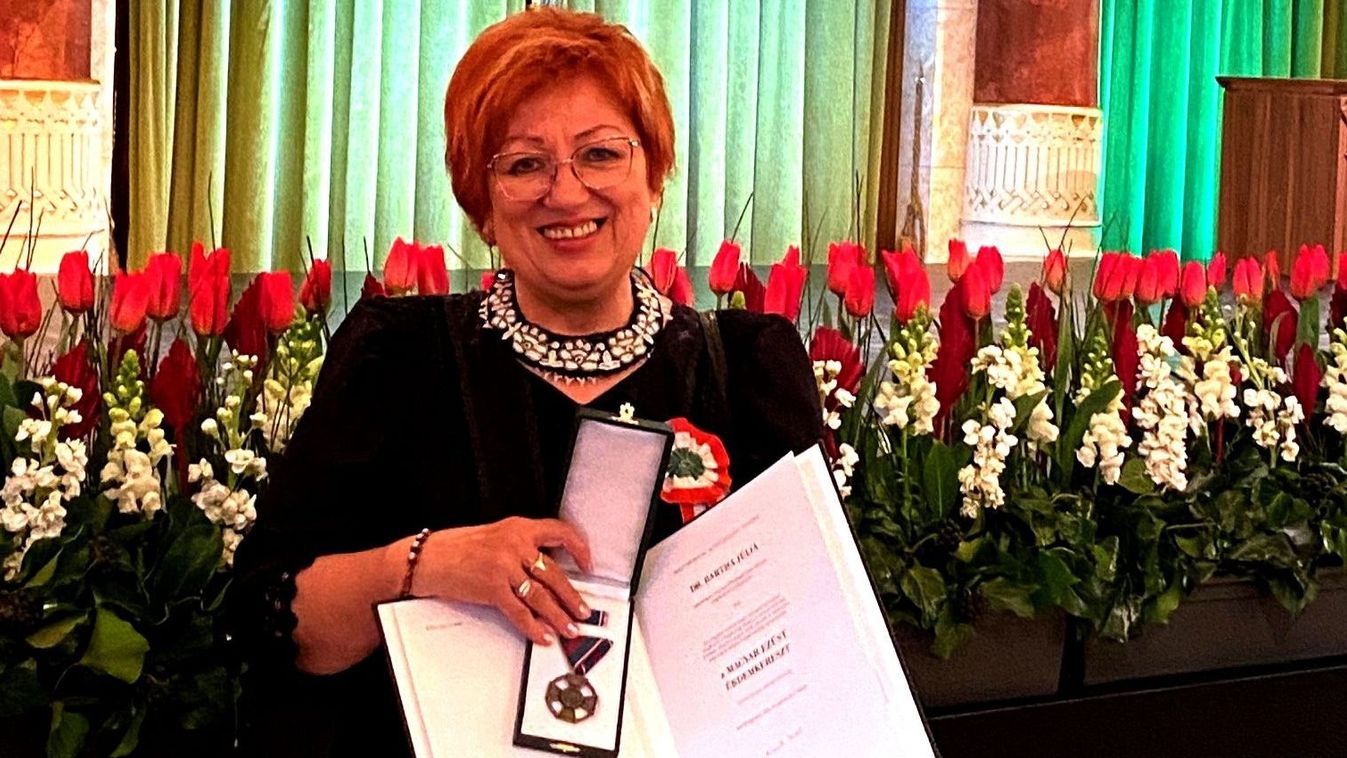 Dr. Bartha Júlia most a török kultúrával foglalkozó tanulmányait rendezi kötetbe