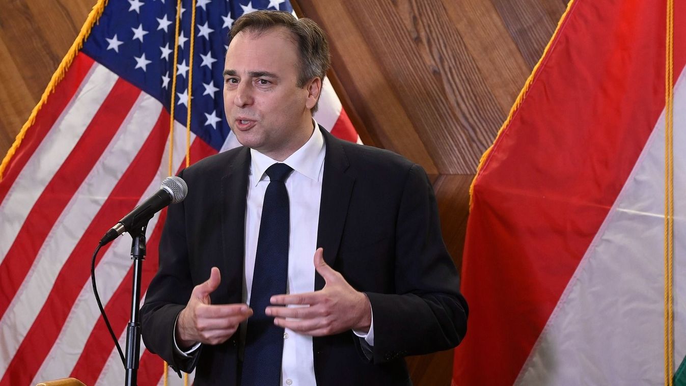 Százmilliós összeggel támogatja a magyar dollármédiát az amerikai kormány