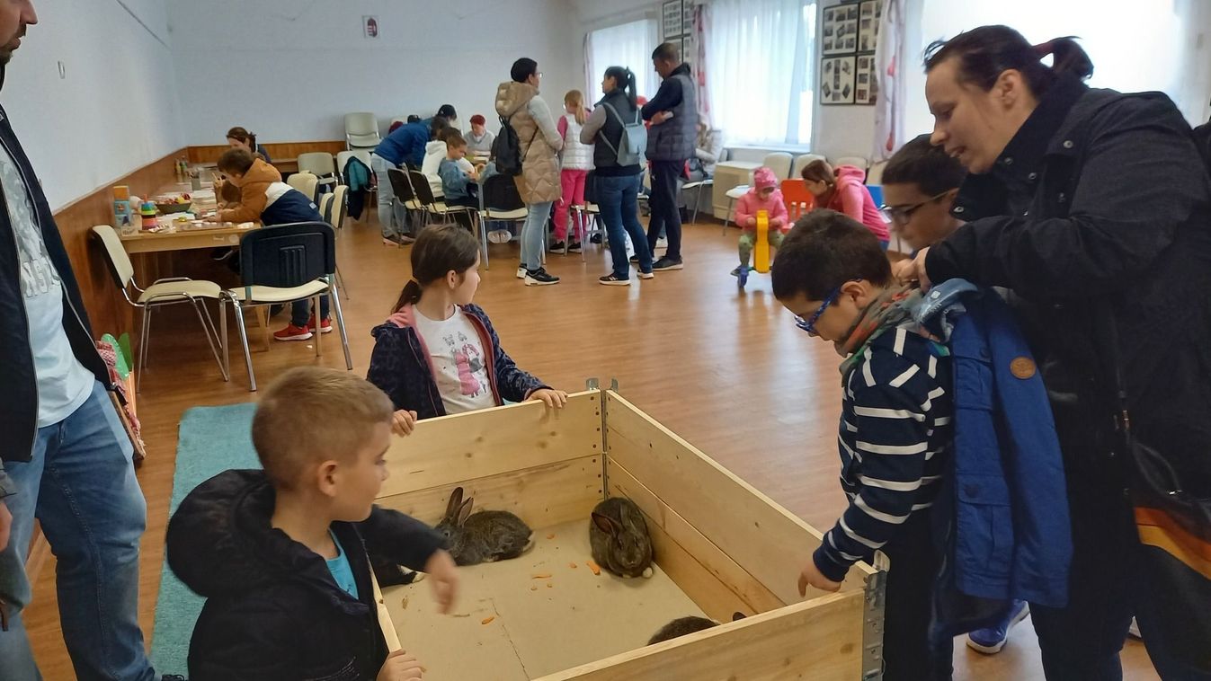 Nyuszival és báránnyal hangolódtak a húsvétra a kertvárosiak Szolnokon