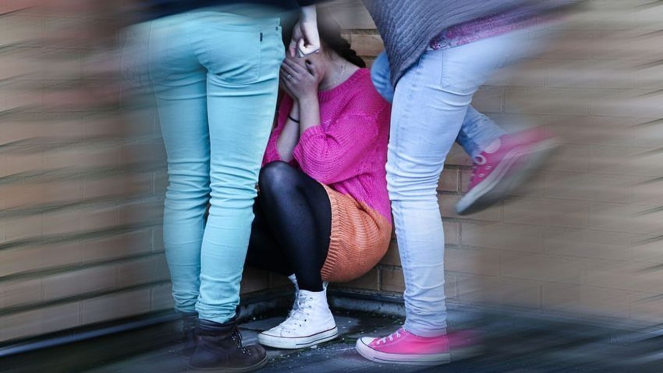 Kiderült, hogy ki bántalmazta a diáklányokat a miskolci plázában