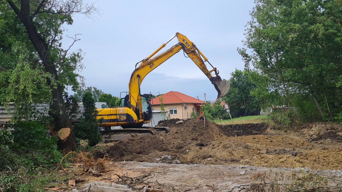 Az akna- és lőszermentesítési vizsgálatok után kezdődött meg a munka a magasparton