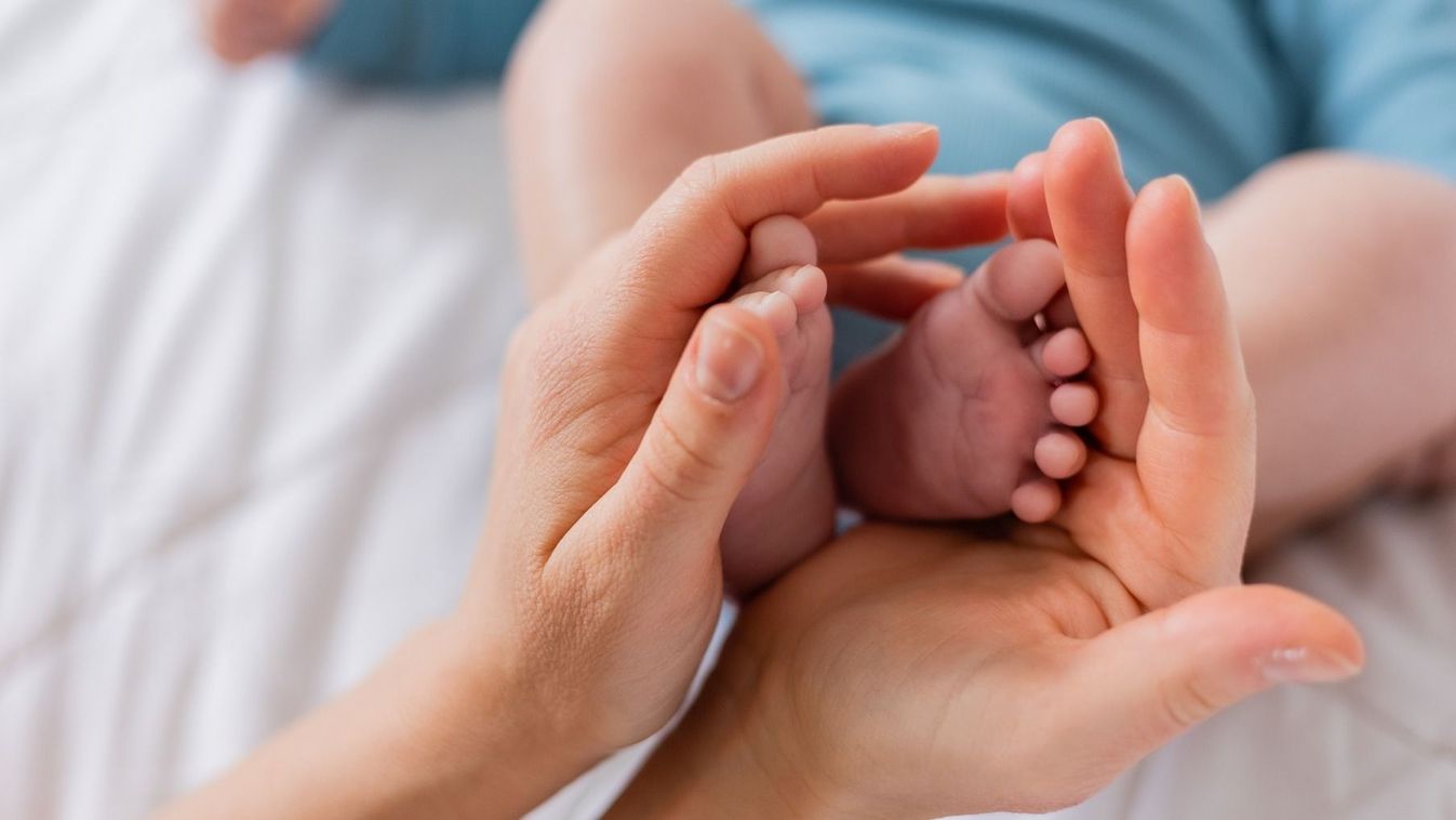 Megjelentek a Babaváró támogatás és a falusi CSOK emeléséről szóló rendeletek