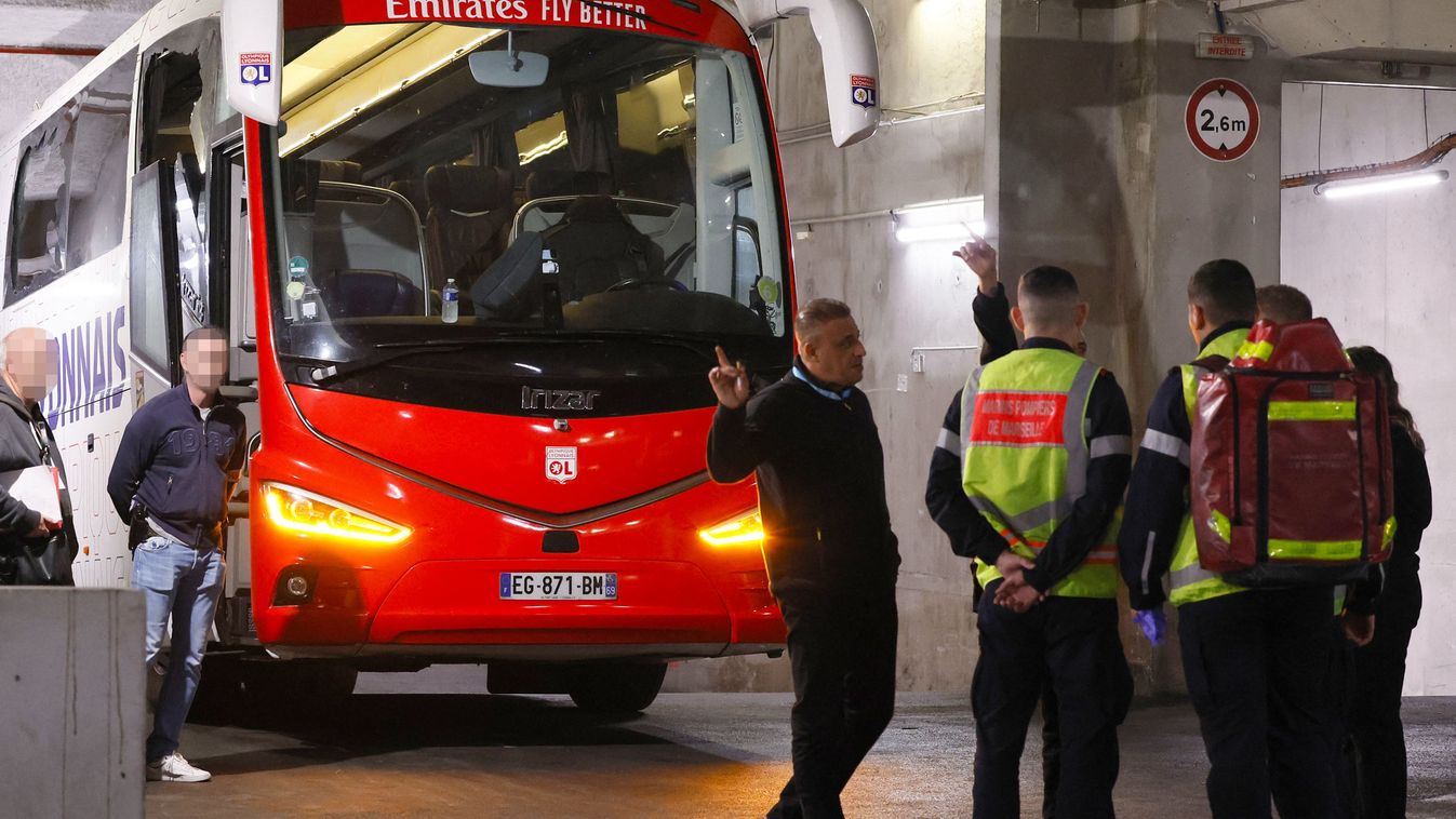 Megtámadták a Lyon buszát, elmaradt a marseille-i meccs
