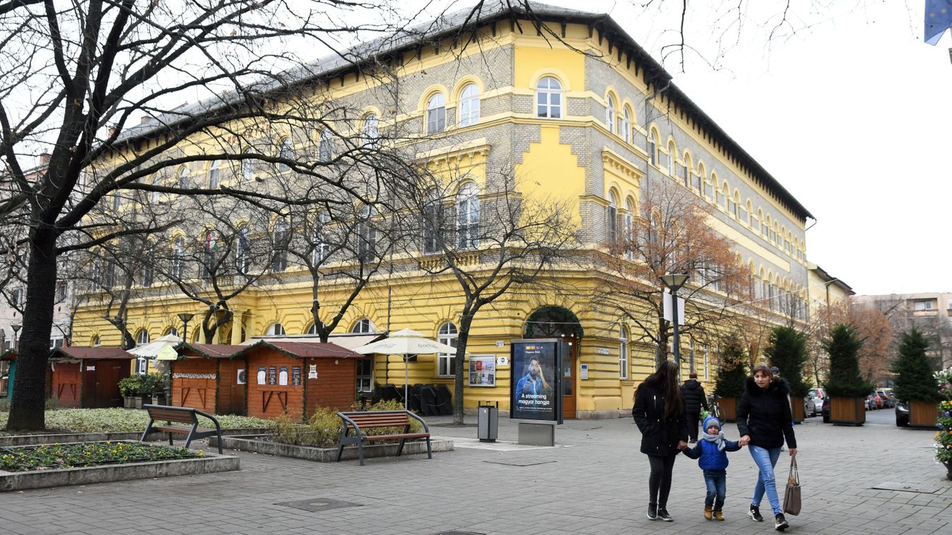 Az arisztokrácia élete a színfalak mögött