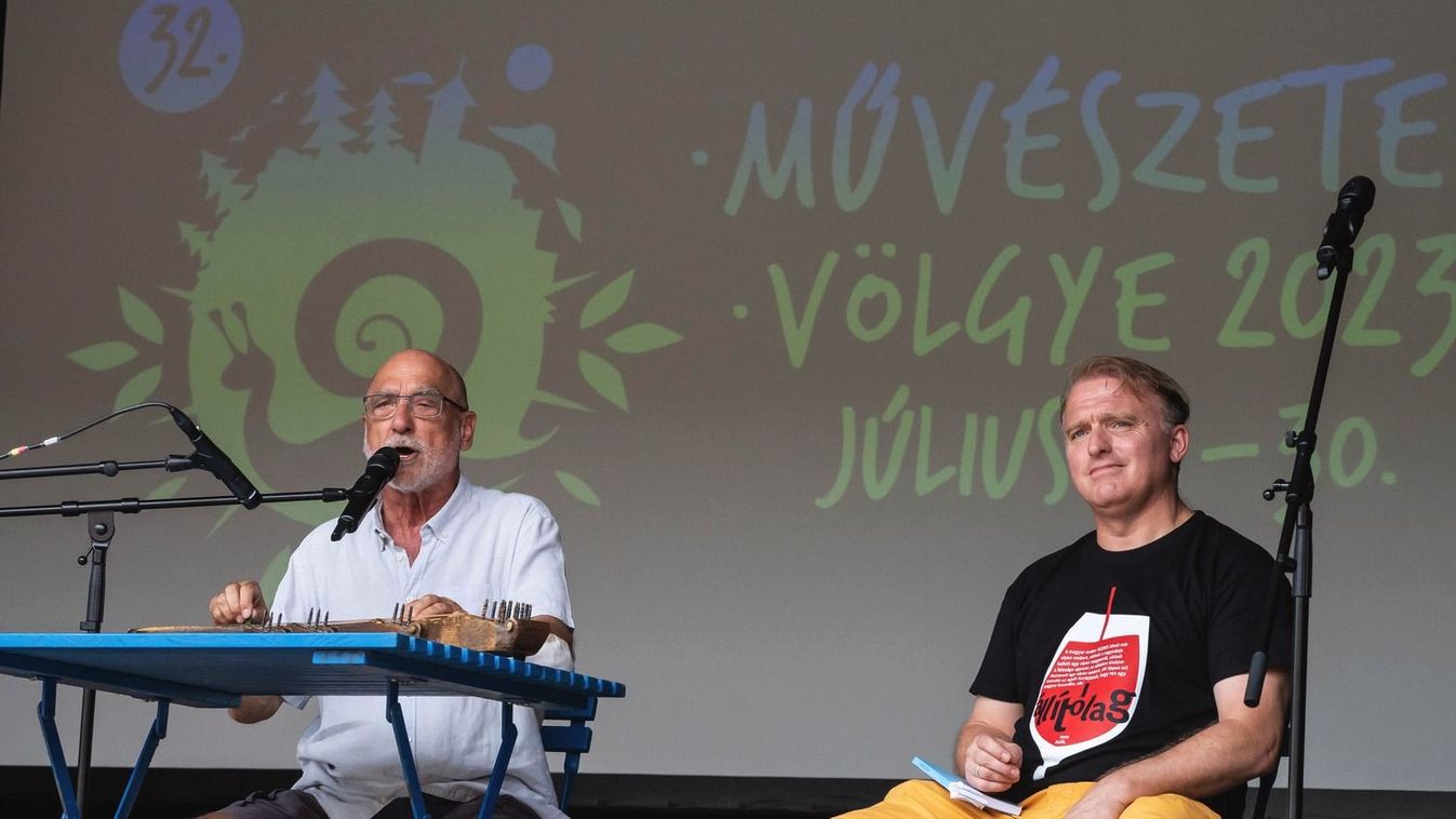 Gryllus Dániel és Lackfi János közös ünnepi albumot készített