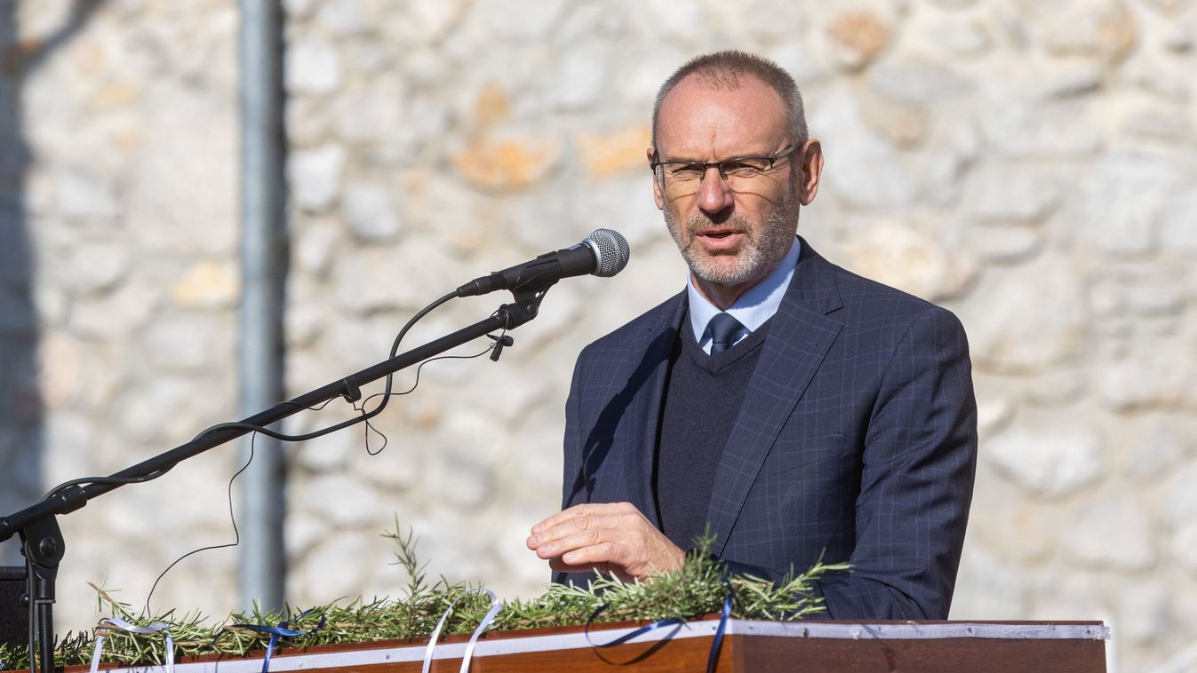 Nemet mondanak a magyarok a külföldi befolyásolásra