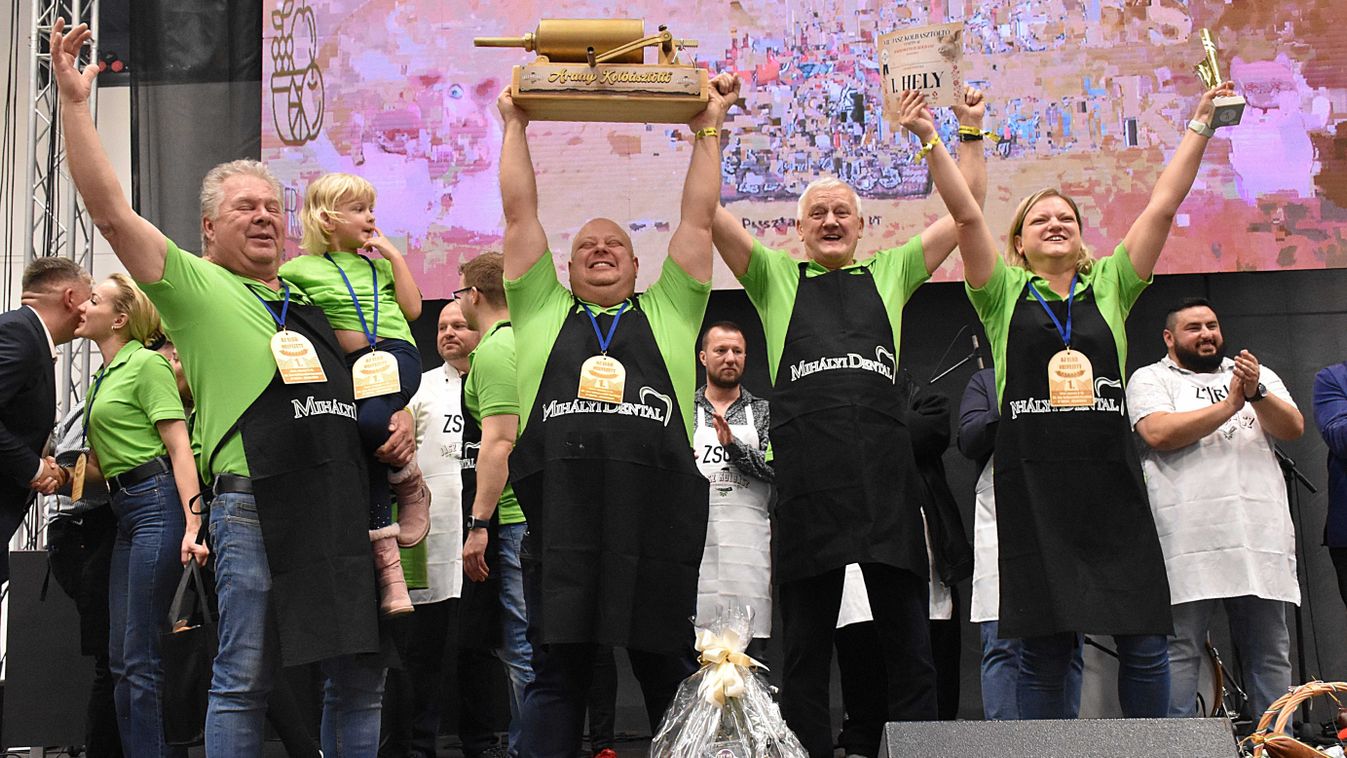 Verhetetlen a Mihályi Dental kolbásza, idén is megnyerték az Arany Kolbásztöltő vándorserleget – galériával, videóval