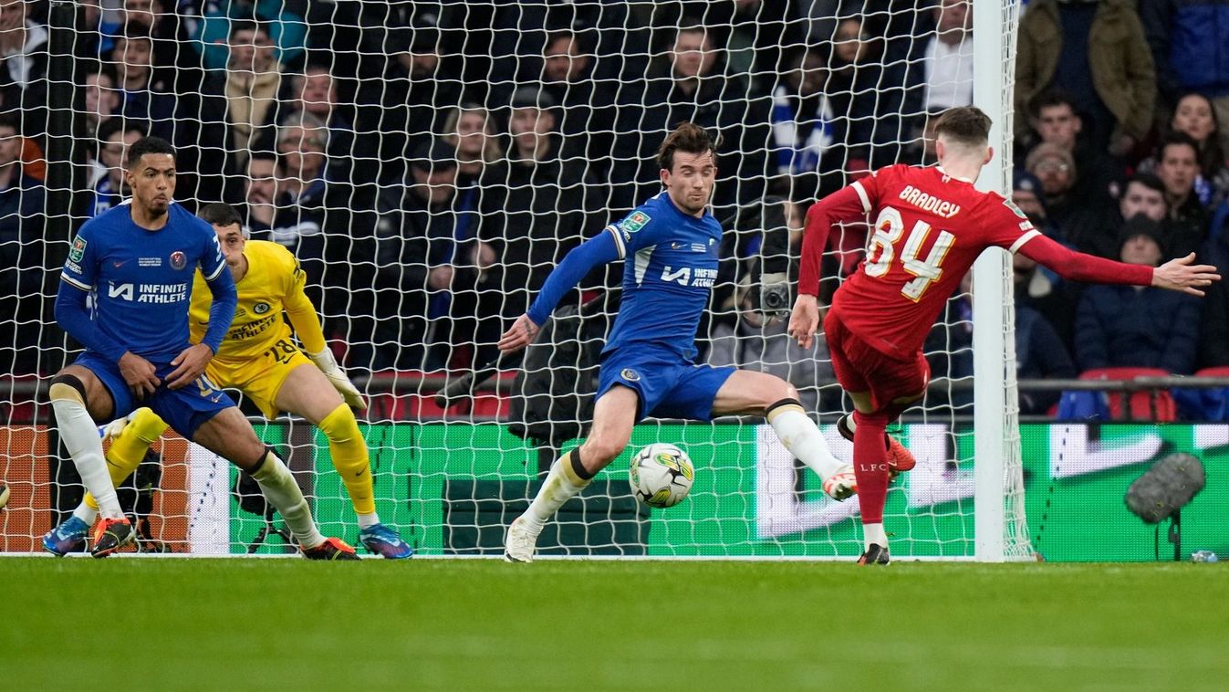 Szoboszlai nélkül, hosszabbítás után nyerte a Liverpool a döntőt
