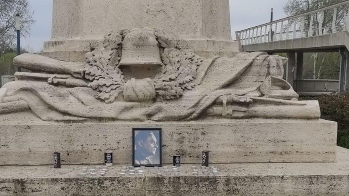 SZOLJON – A hungarista nemzetvezető fotójával „díszítették” a világháborús emlékművet Szolnokon