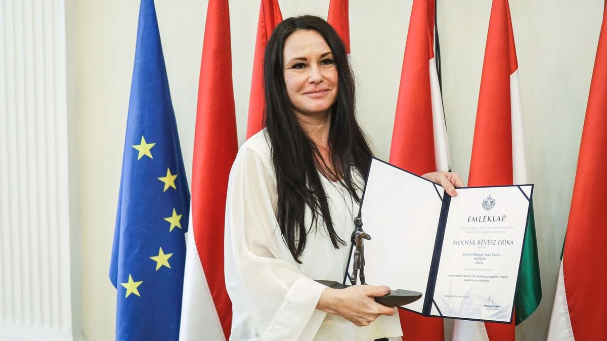 Molnár-Révész Erika, díj, elismerés, sajtó