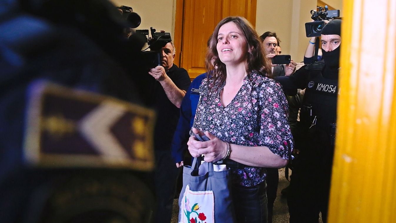 Ilaria Salis apja szerint Olaszországba vagy Németországba kell áthelyezni a lánya elleni bírósági eljárást