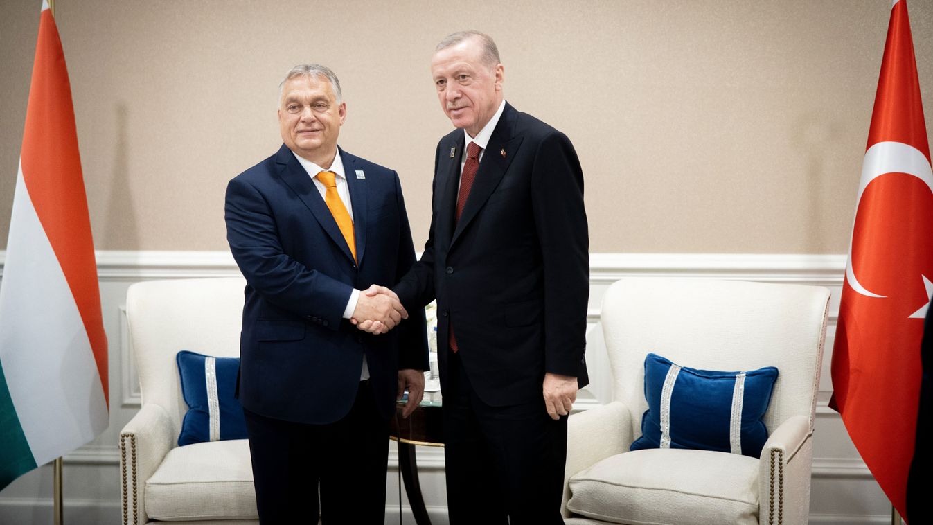 Orbán Viktor Törökország elnökével tárgyalt, a magyar békemisszió támogatását kérte (videó)