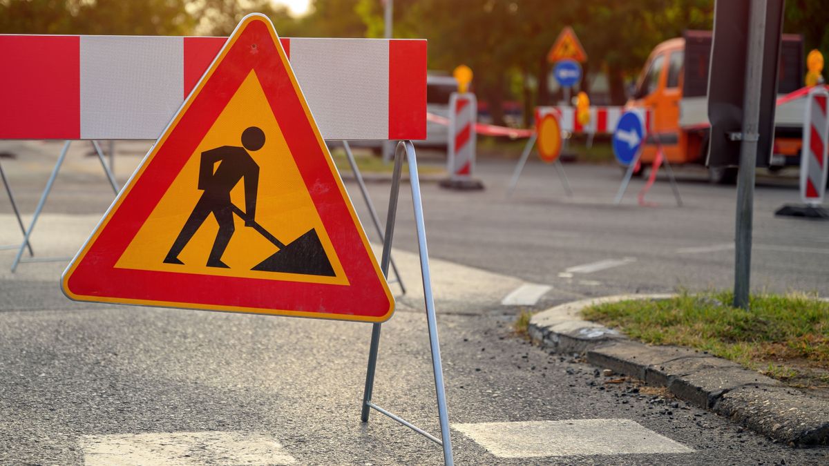 Road,Work,Traffic,Sign,,Highway,Maintenance,Construction,Site,,Selective,Focus