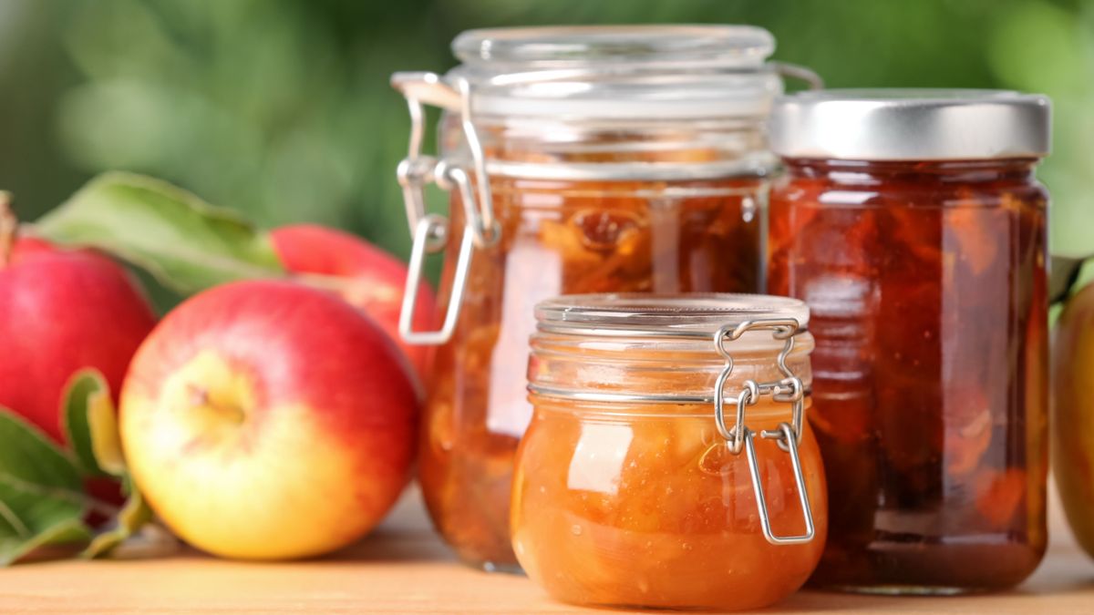 Delicious,Apple,Jams,And,Fresh,Fruits,On,Wooden,Table